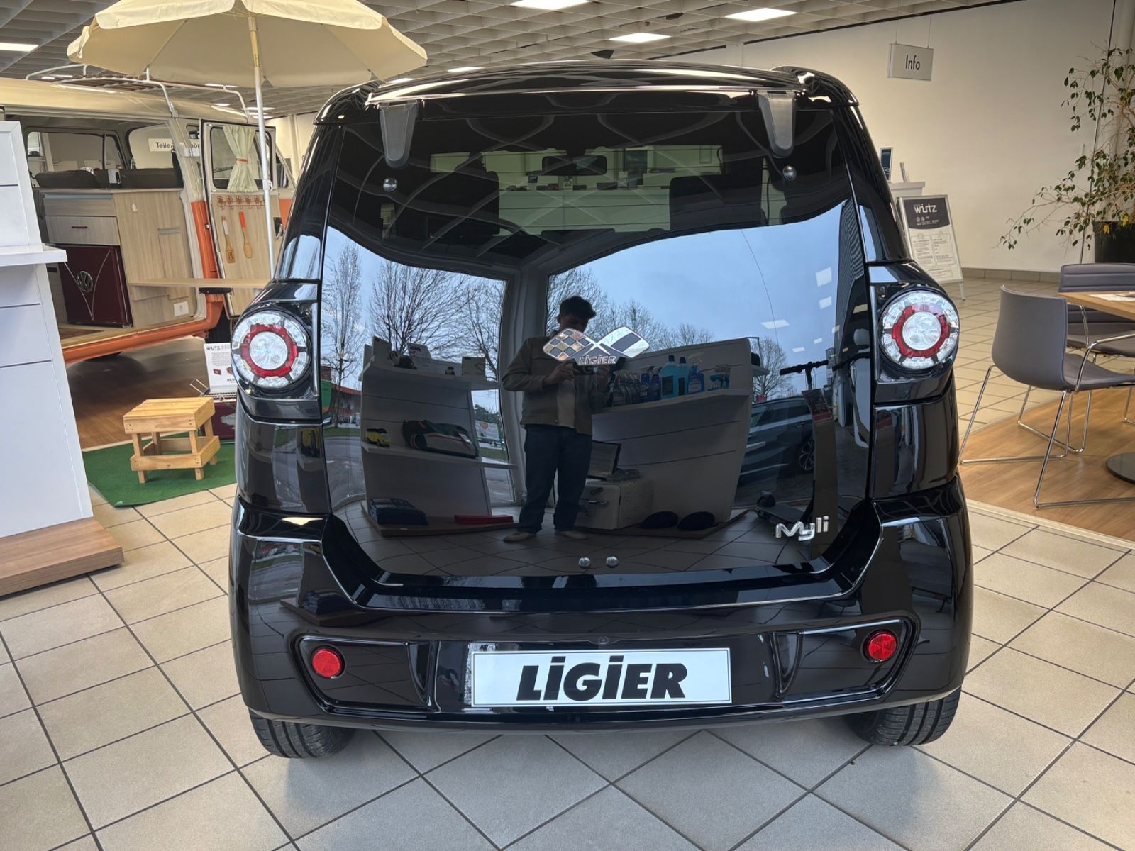Fahrzeugabbildung Ligier Myli Sitzheizung Rückfahrkamera Carplay