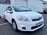 Toyota Auris Hybrid Life - gebrauchte Toyota Auris aus dem Jahr 2012