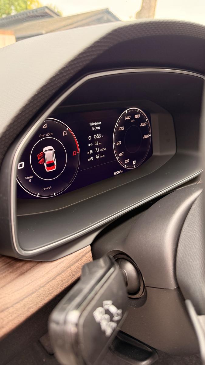 Seat Leon 1.4 e-HYBRID Xcellence DSG Sportstourer...