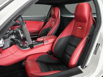 صورة 7 لـ 2011 Mercedes-BENZ SLS AMG