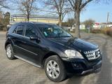 Mercedes-Benz ML 350 CDI*AUTOM*KLIMAAU*LEDER*NAVI*TÜV/ASU NEU* - Mercedes-Benz ML 350 in Mainz