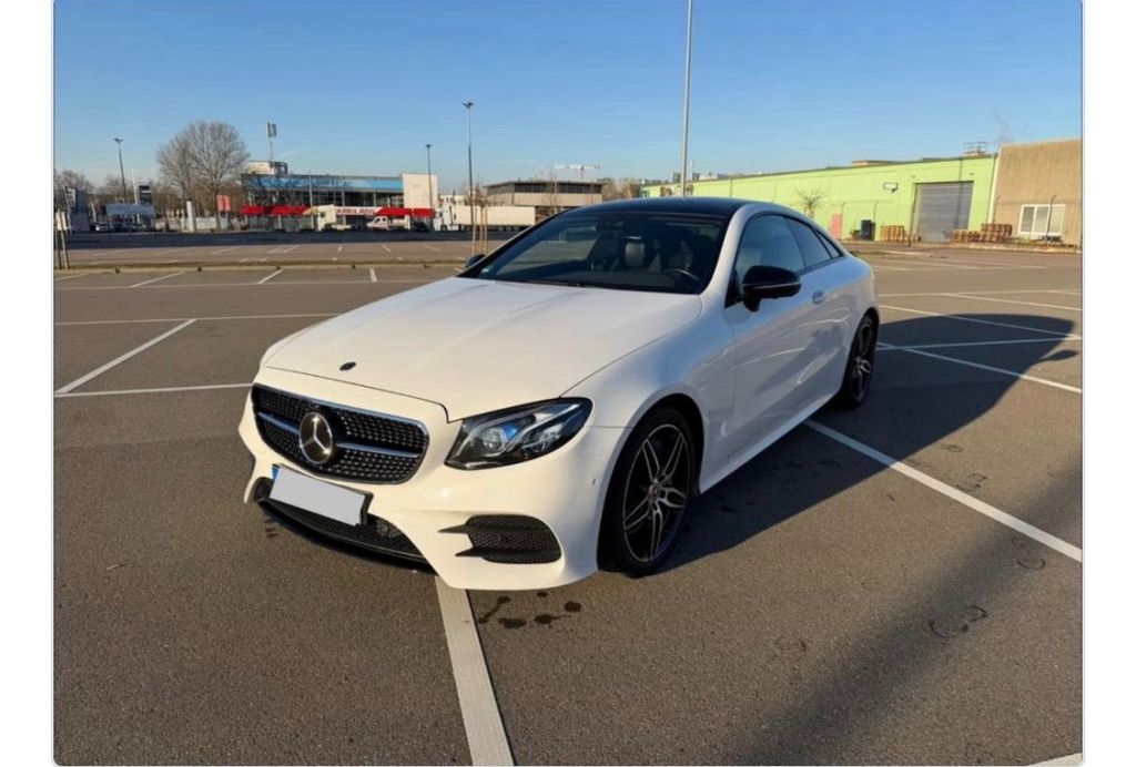 Image of Mercedes-Benz E 300