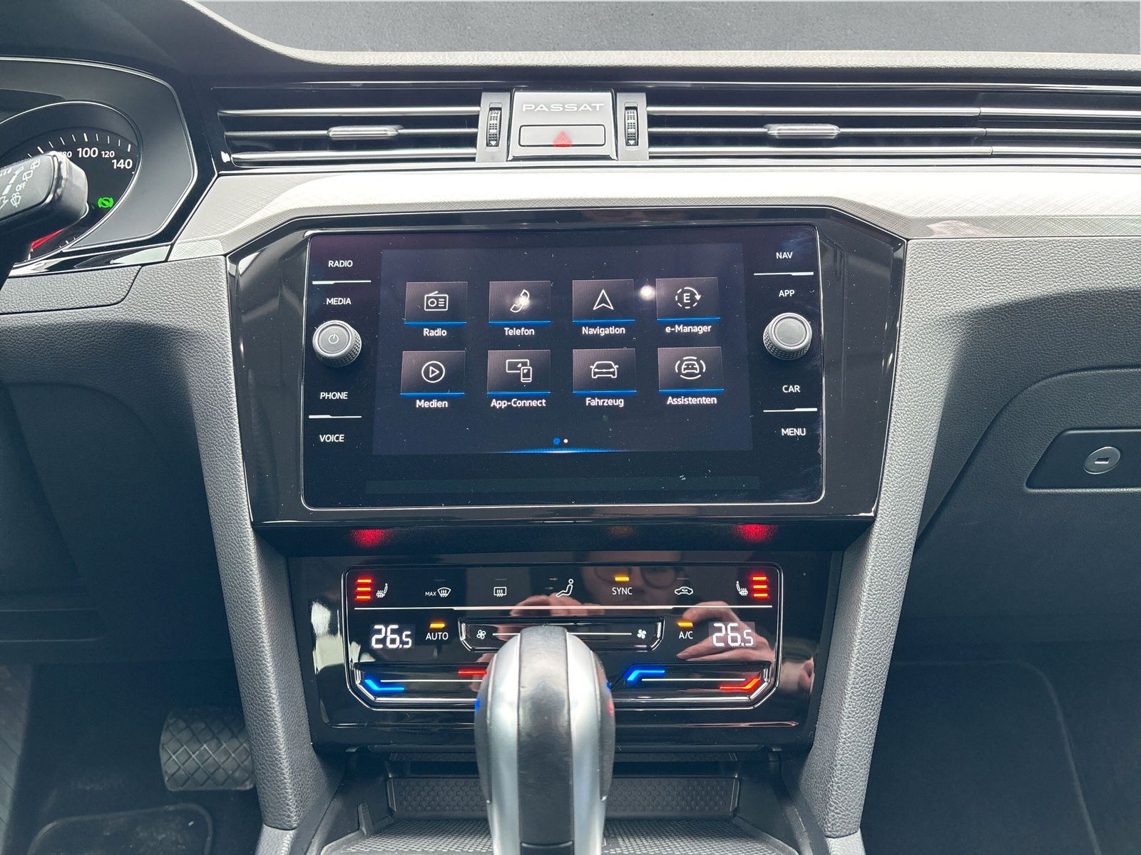 Fahrzeugabbildung Volkswagen Passat Variant GTE 1.4 TSI Kamera AppConnect SHZ