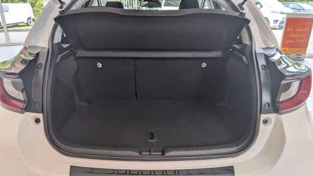 Fahrzeugabbildung Toyota Yaris 1.5 Business Edition KlimaA,Navi,SHZ,ACC