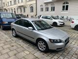 Volvo S40 2.4 - 2004 - 140PS - 198.000 km - Volvo S40 in München
