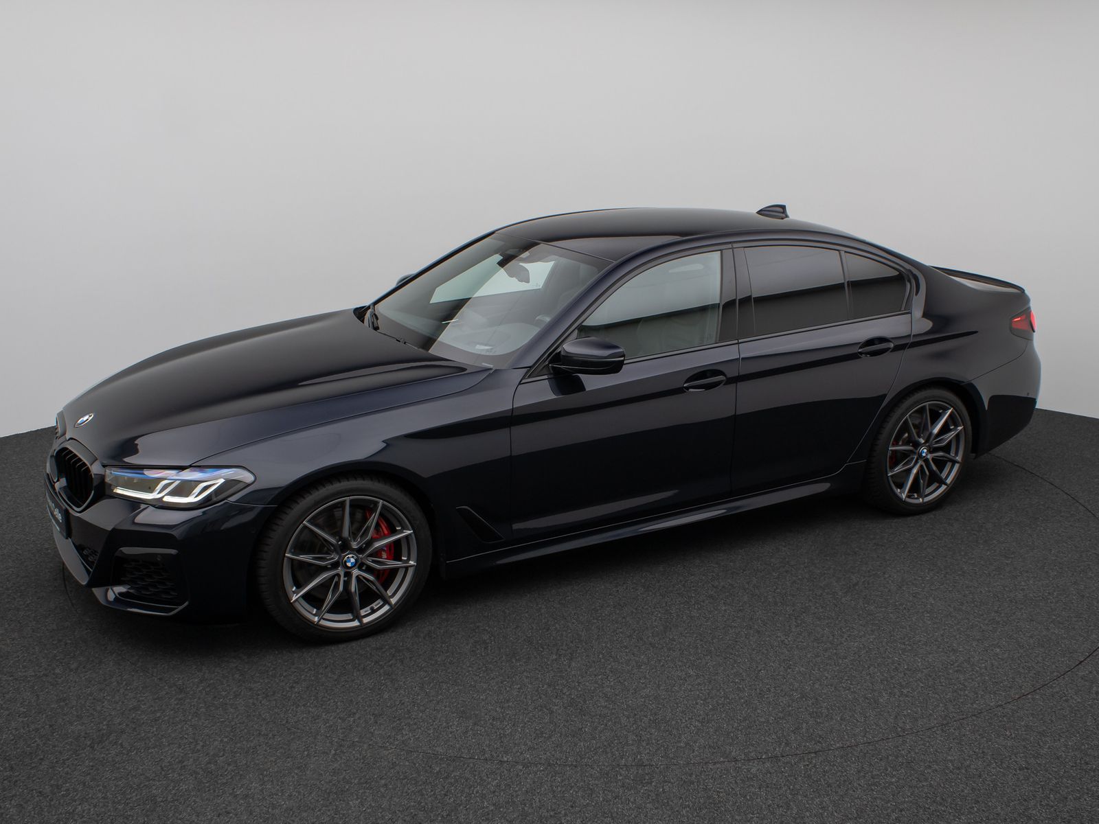 Fahrzeugabbildung BMW M550i xD Kamera Laser HUD DAB H/K 4xKlima Komfor
