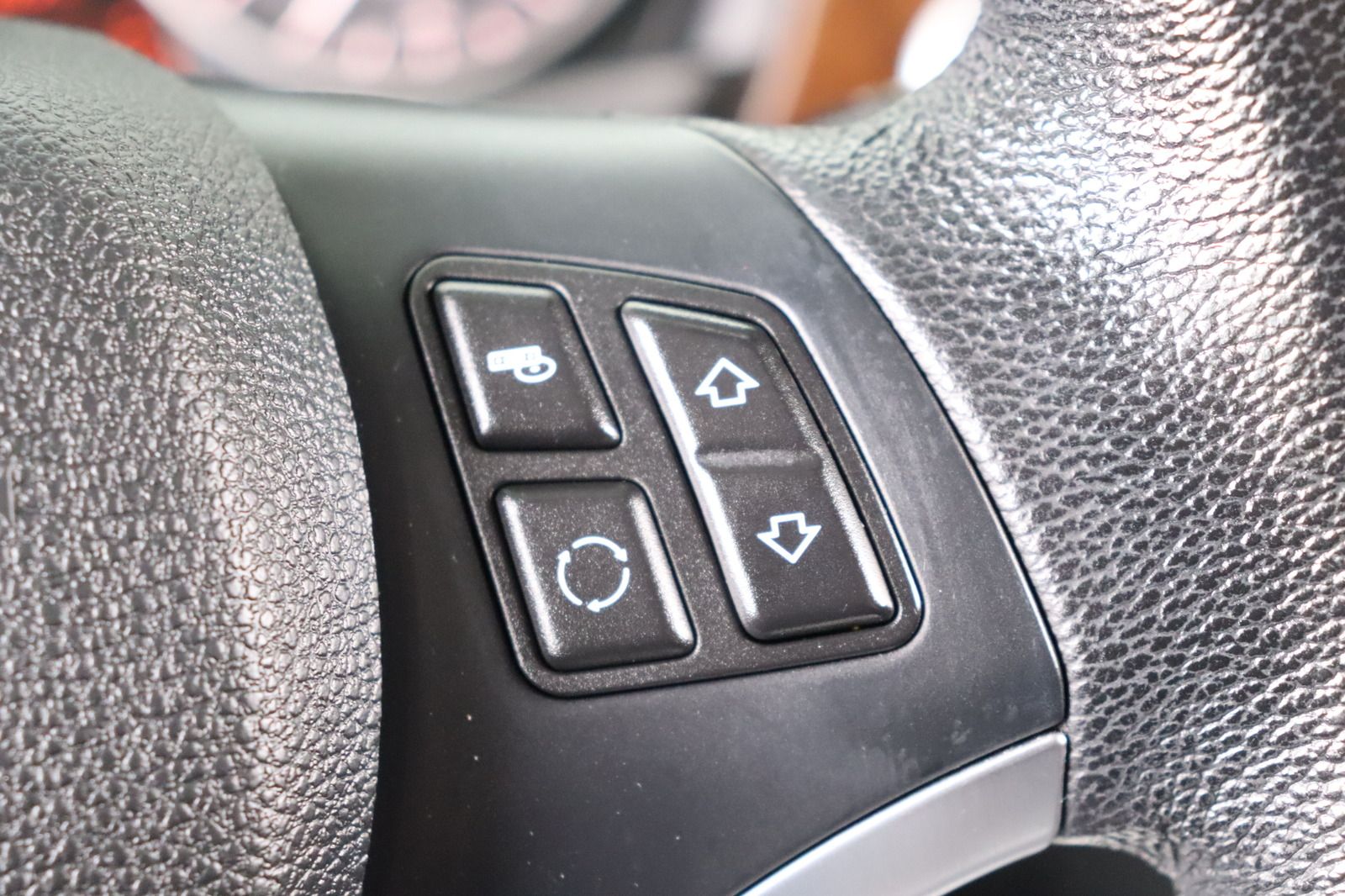 Fahrzeugabbildung BMW 318 i Touring * Xenon * Leder * Pano *