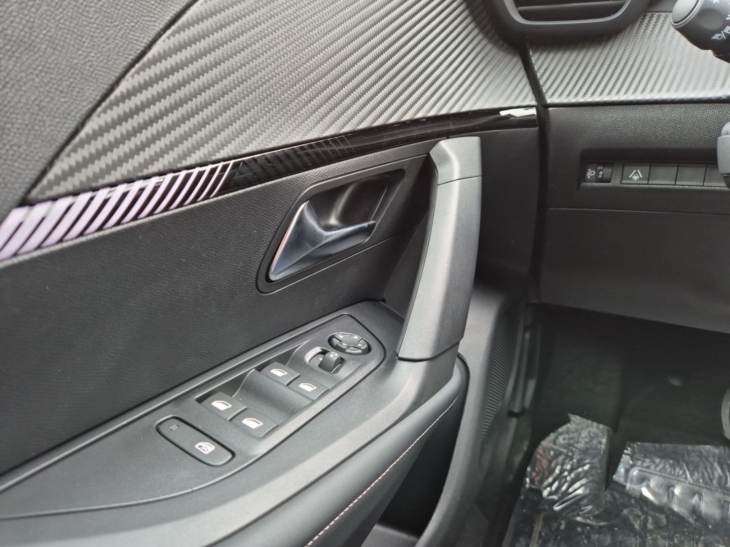 Peugeot 2008 - Bild 13