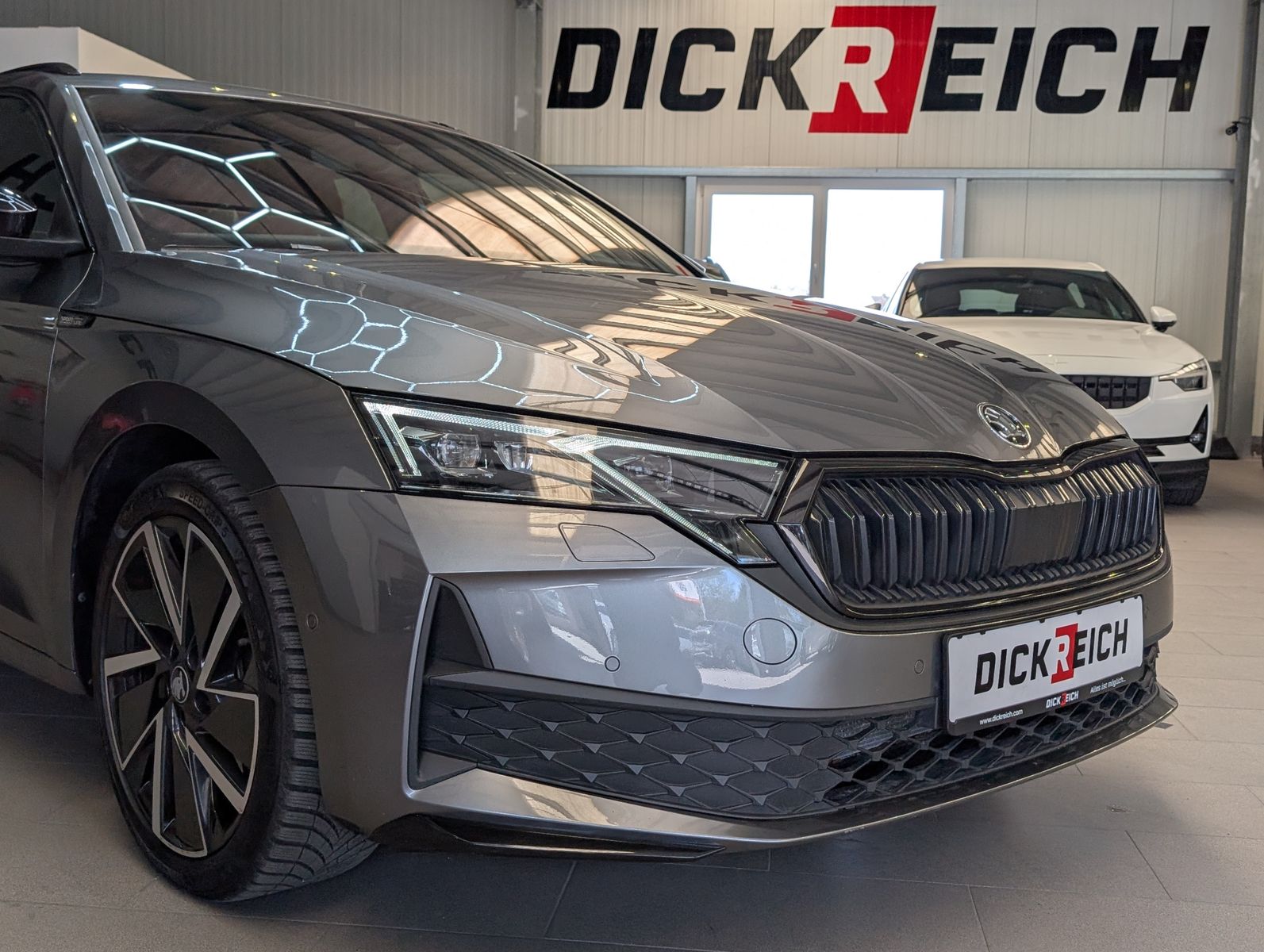 Fahrzeugabbildung SKODA Octavia 2.0 TDI DSG Sportline Matrix 5J-Garantie