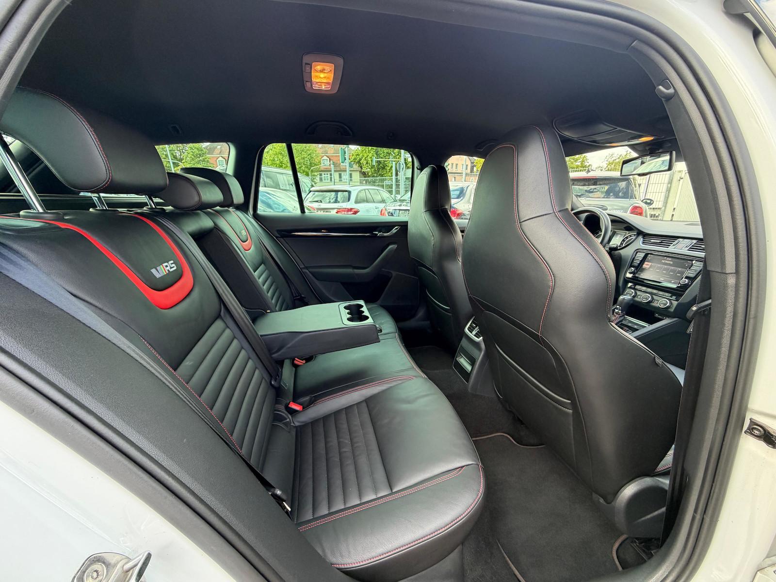 Skoda Octavia Combi RS 230 ch DSG • ACC • Caméra • CarPlay • Keyless • Hayon électrique