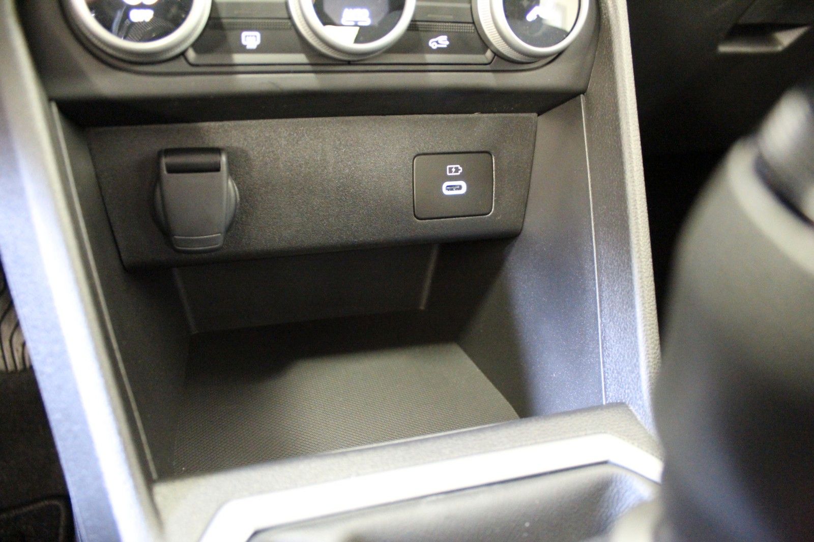 Fahrzeugabbildung Dacia Sandero TCe 90 auto Journey *Komfort-Paket*Sitzh