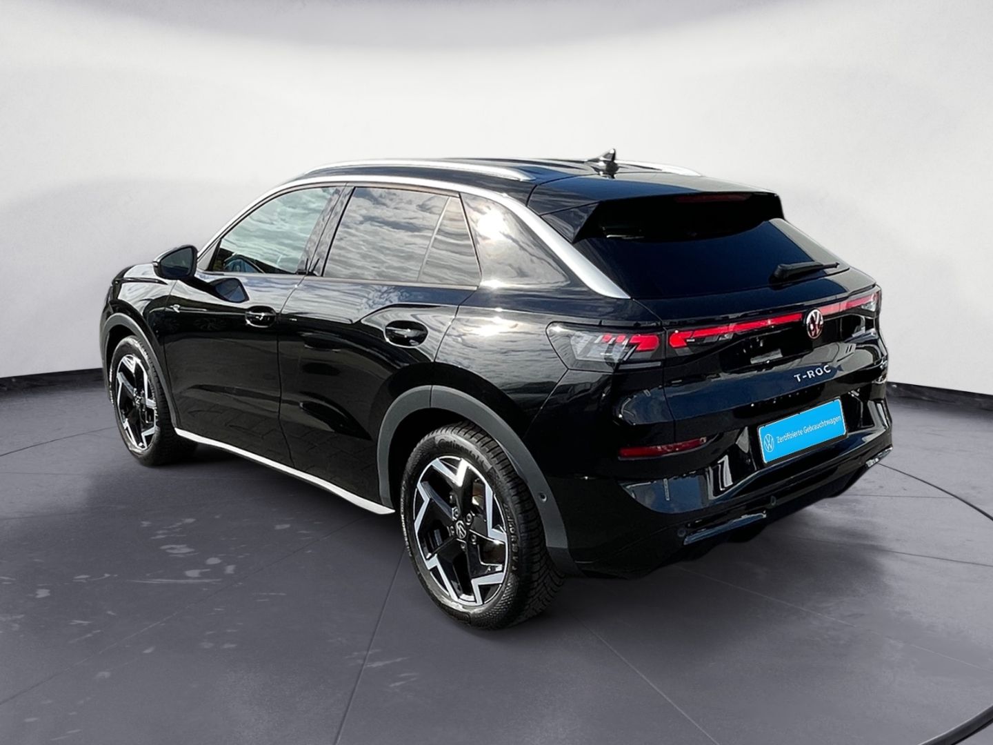 Volkswagen T-Roc R-Line 1.5 eTSI DSG MATRIX NAVI KAMERA KEY foto 3