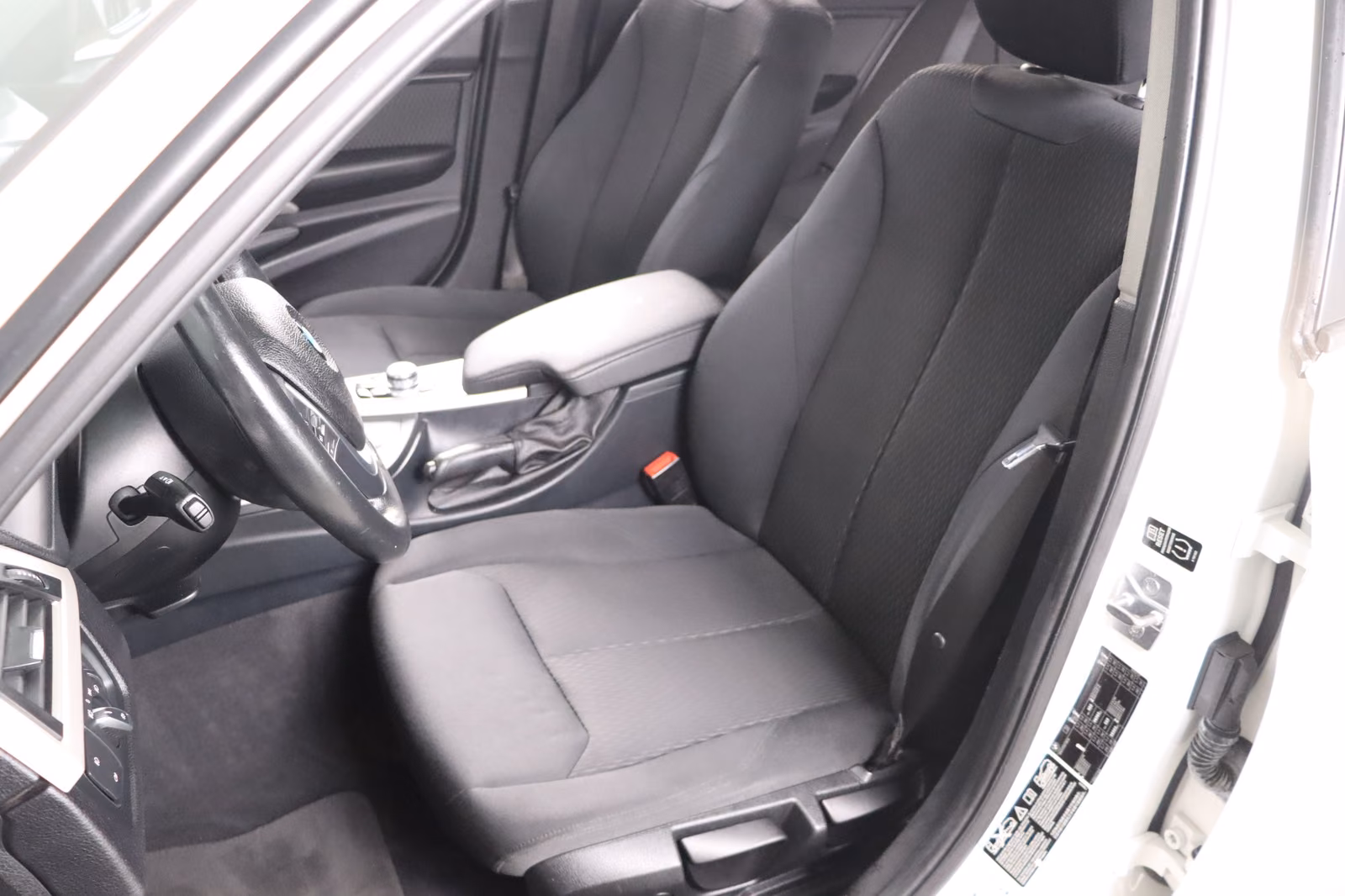 BMW 320 i Touring xDrive * Bi- Xenon * Navi