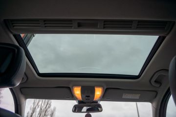 Fahrzeugabbildung Mercedes-Benz C 350 CDI T-Modell PANO|NAVI|SPURH.|SHZ|TEMPOMAT