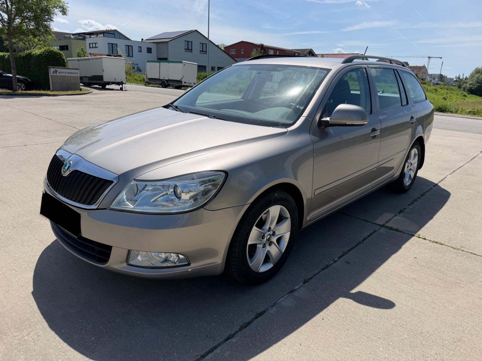 Skoda Octavia Combi Ambition-TÜV02/28-1.Hand-Klima