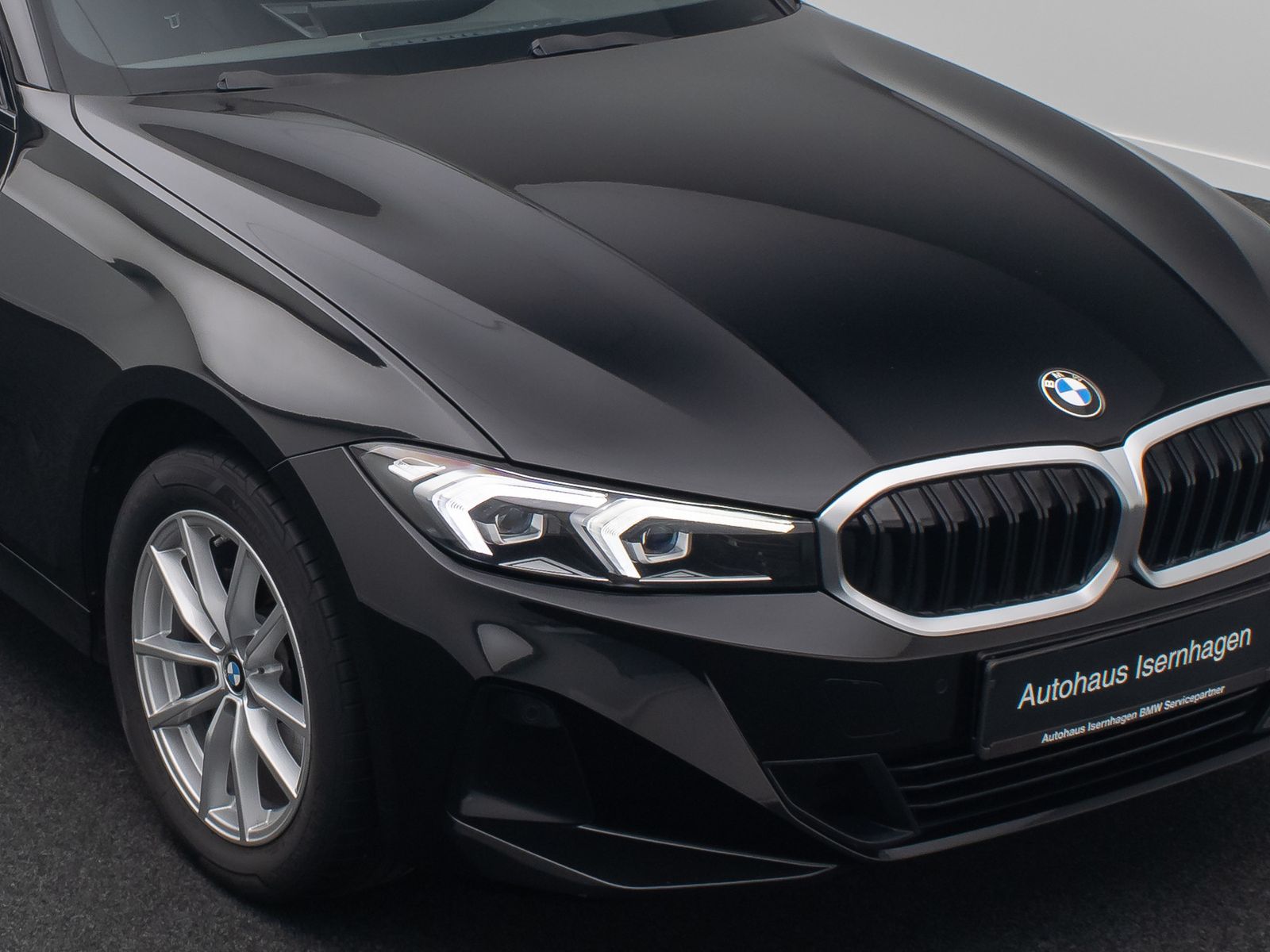 Fahrzeugabbildung BMW 320i GeschwindigReg AHK DAB Sportsitz Teilleder