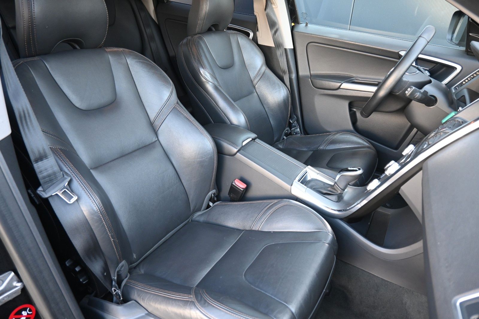 Fahrzeugabbildung Volvo XC60 D4 FWD Autom. Summum*STDHZG*RFK*