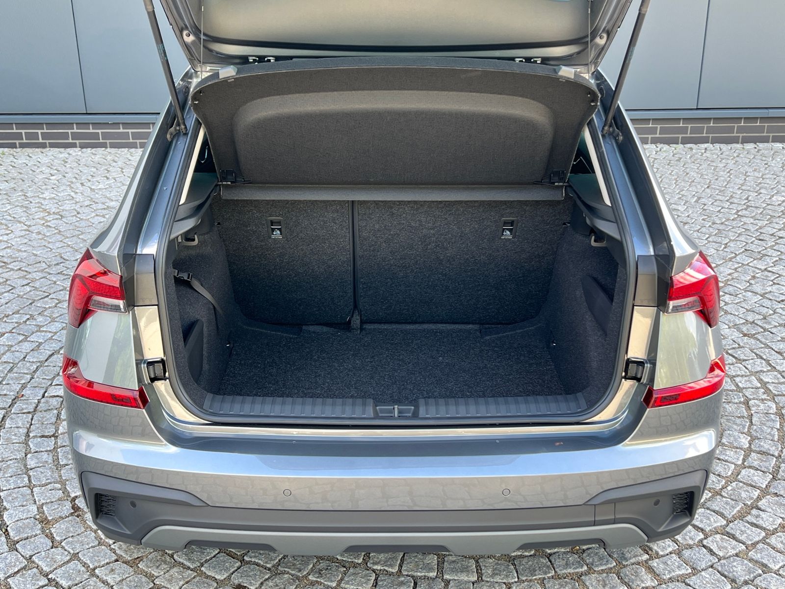 Fahrzeugabbildung SKODA Kamiq Selection 1.0 TSI DSG *AHK, LED, SmartLink