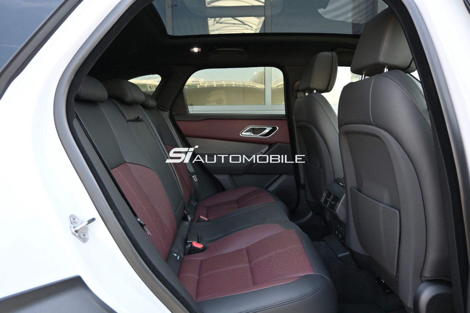 Fahrzeugabbildung Land Rover Range Rover Velar D300 DYNAMIC HSE °UVP 112.884€