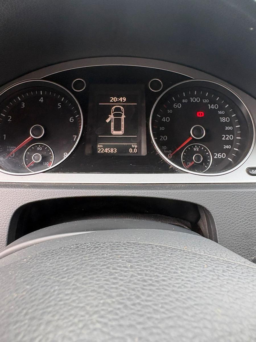 Volkswagen Passat 2009 — photo 10