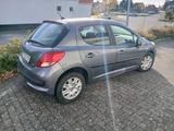 Peugeot 207 4-Türer - Peugeot 207 in Bonn