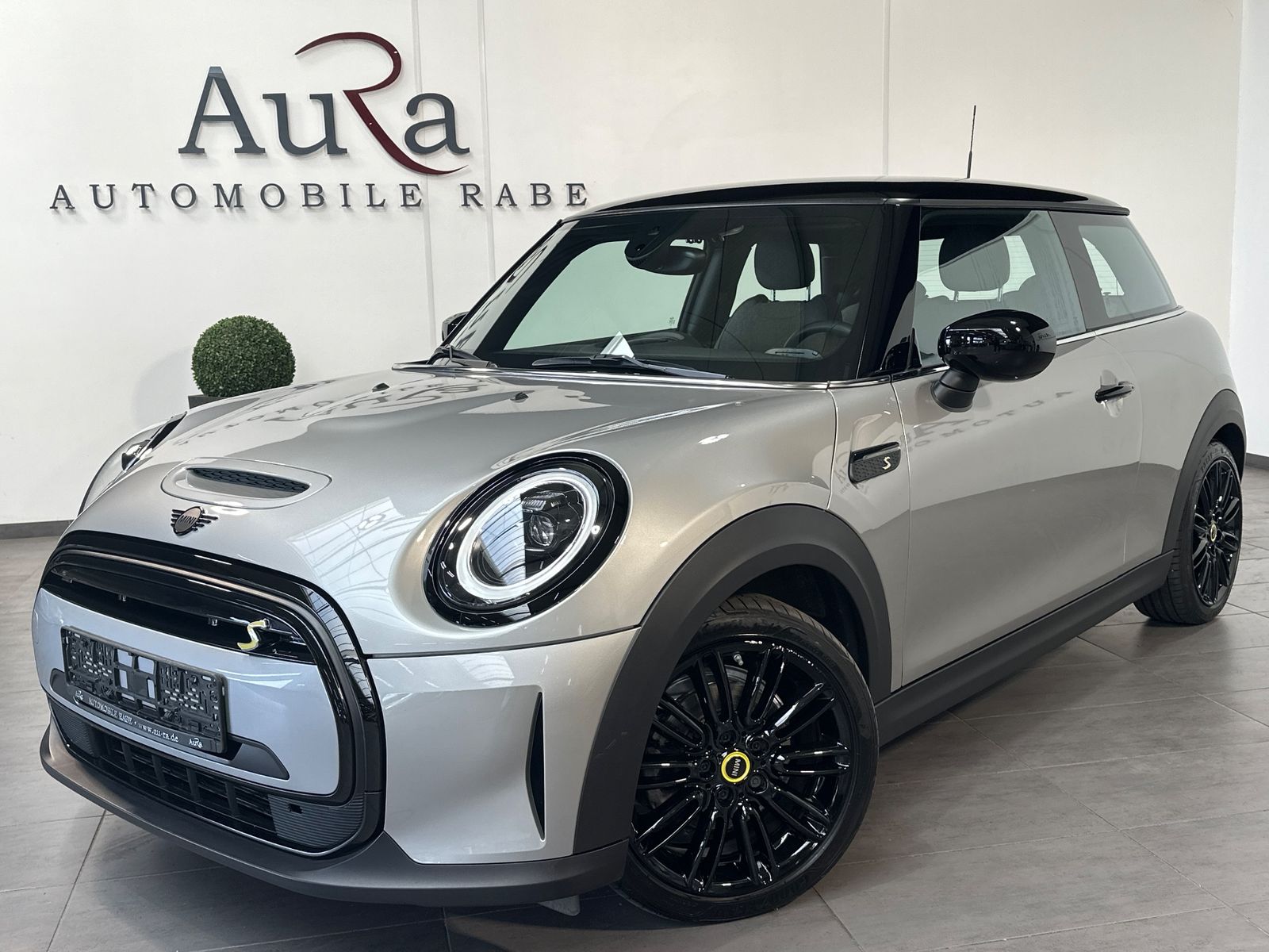 MINI Cooper SE Classic Trim Black NAV+LED+KAM+SHZ