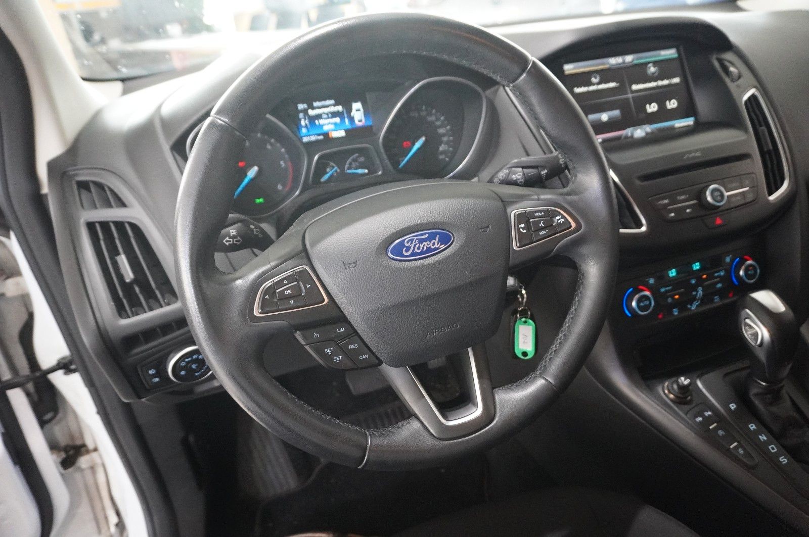 Fahrzeugabbildung Ford Focus Turnier 1.5D BUISNESS NAVI/LED/SH/PDC/TEMP