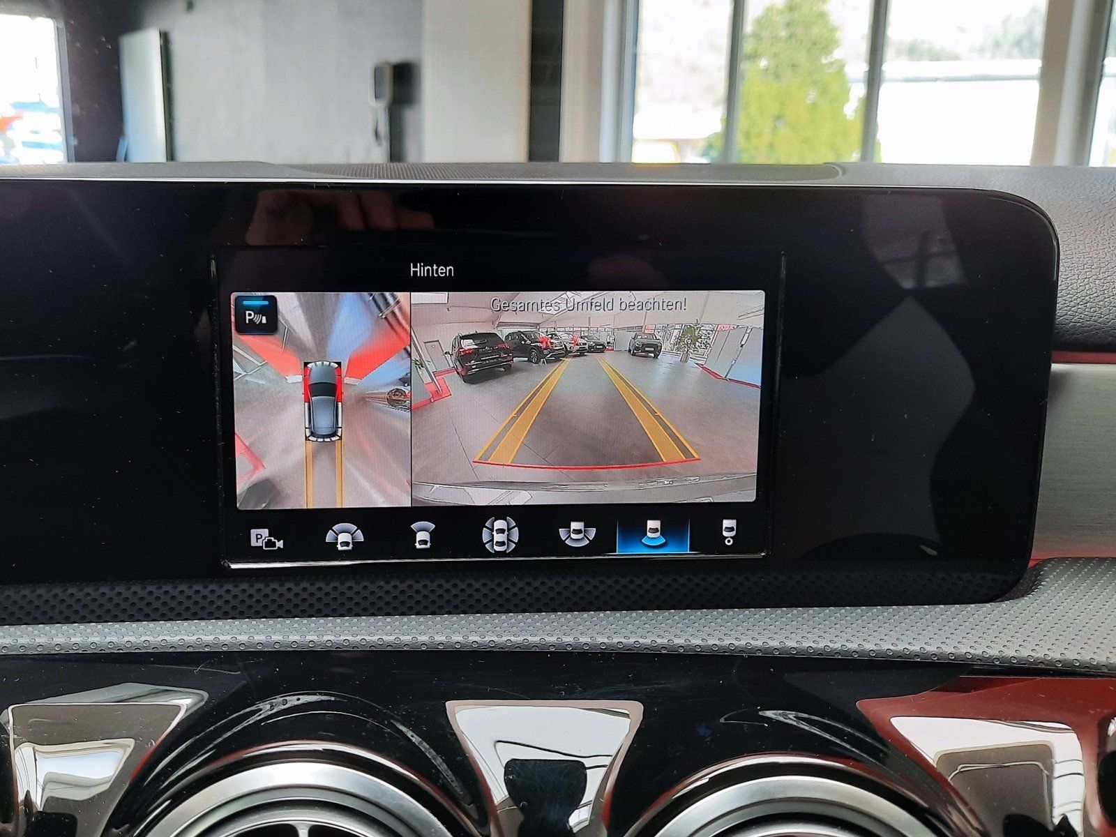Fahrzeugabbildung Mercedes-Benz A 180 AMG-Line *LED*Navi*AHK*Cam*Sitzhzg*PDC*