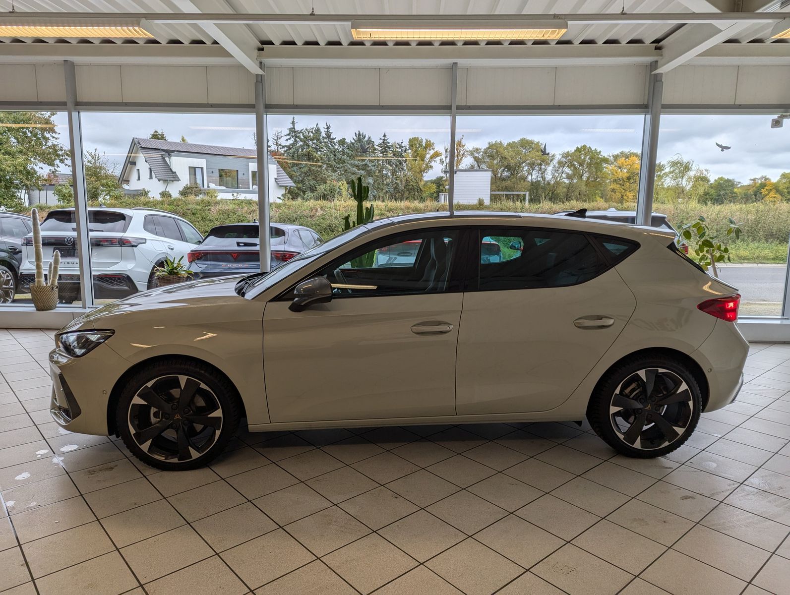 CUPRA Leon 1.5 eTSI Sennh. Matrix Pano Edge/Dynamic - Image 4