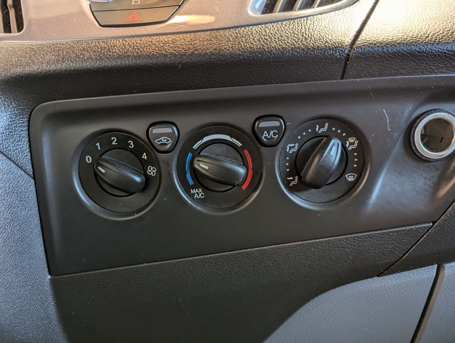 FORD Transit Custom 290 Sport Camper-Umbau Klima AHK - Image 18