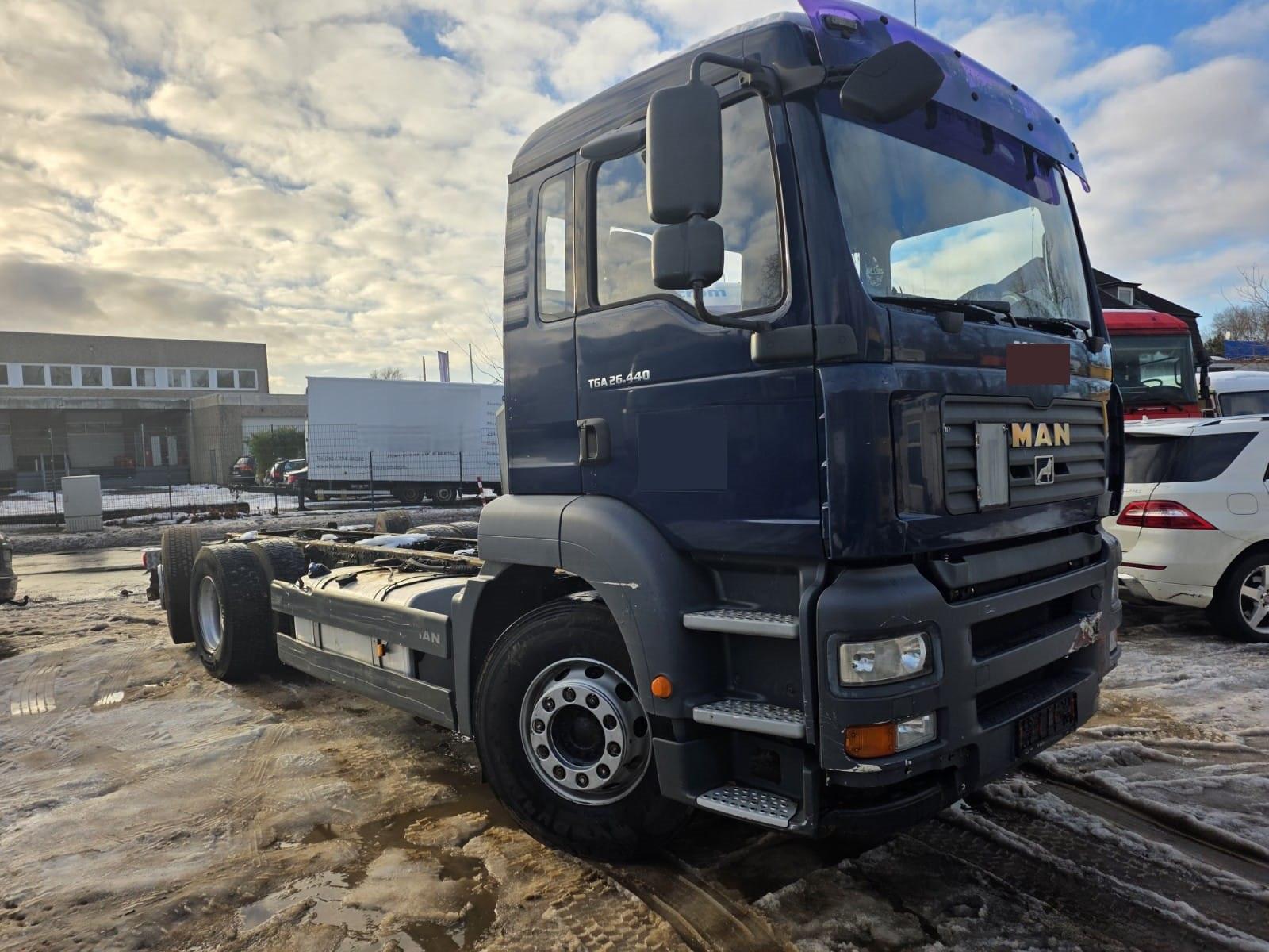 MAN TGA 26.440/FG/6x2/BL/SCHALTGETRIEBE/LIFT-LENK