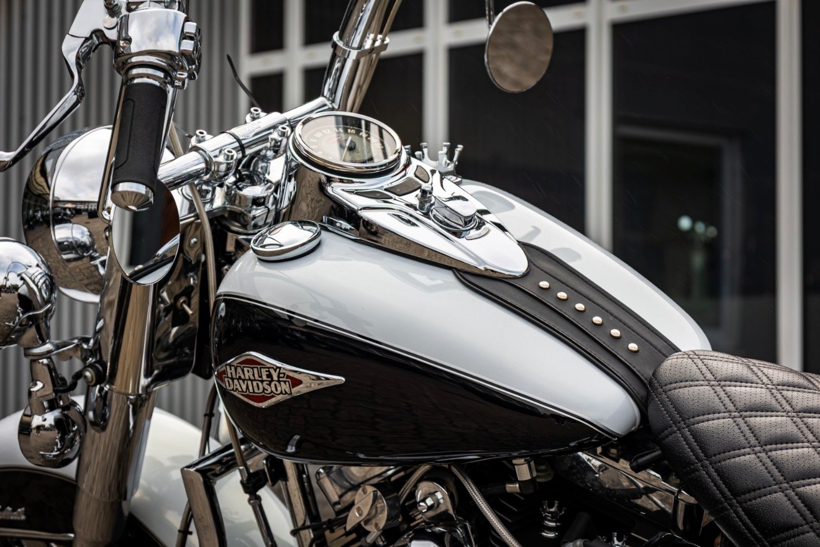 Fahrzeugabbildung Harley-Davidson FLSTC Heritage Classic Twin Cam 96 cui - Chicano