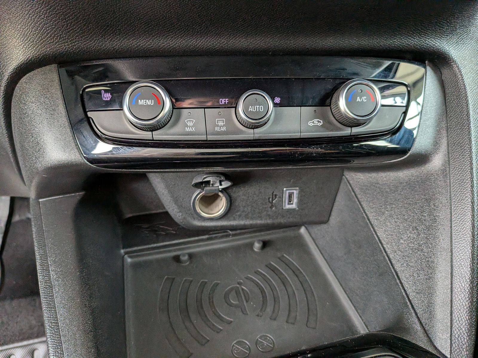 Fahrzeugabbildung Opel Corsa GS 1.2 Turbo LED Navi ACC Kamera Carplay