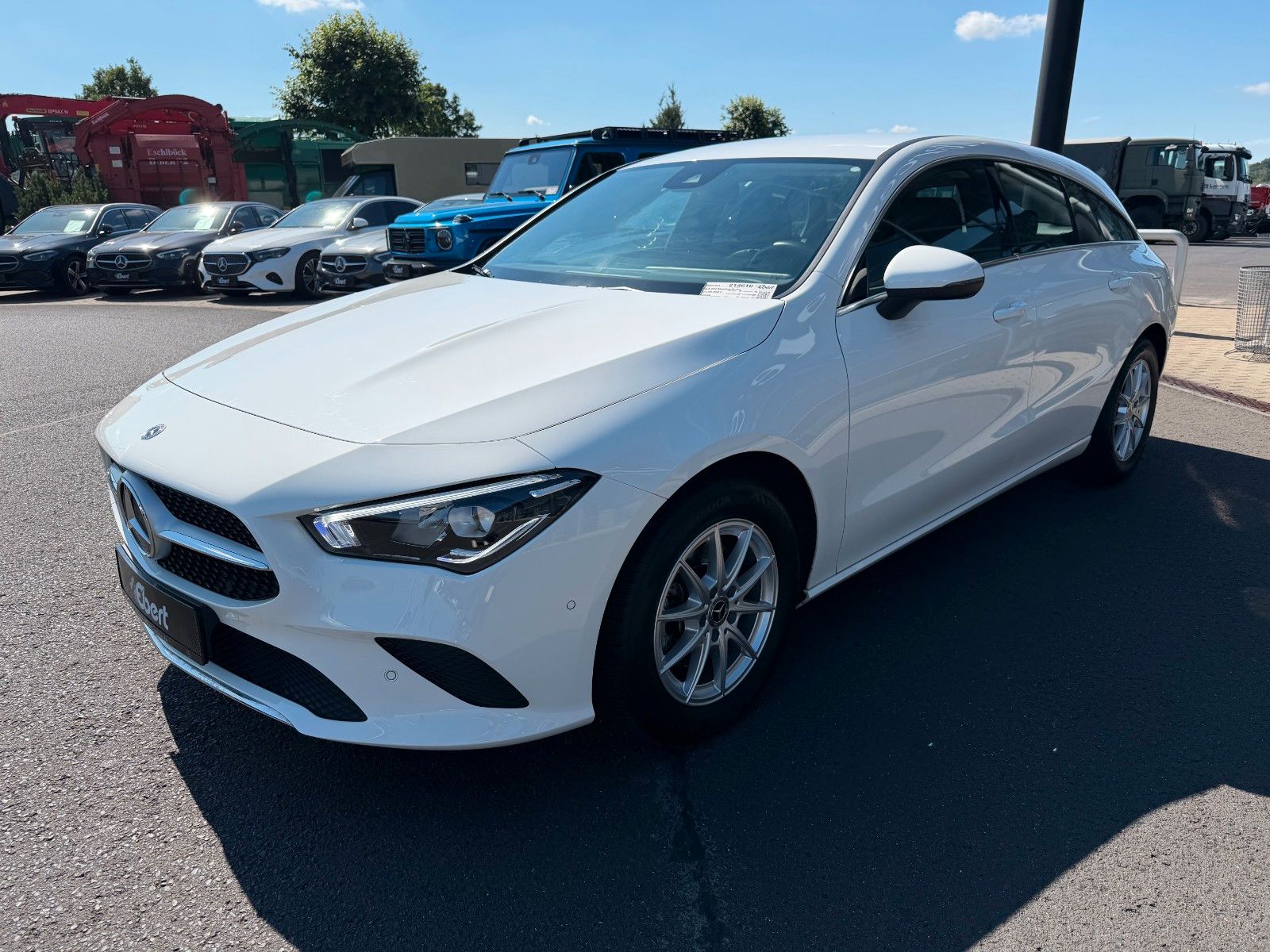 Fahrzeugabbildung Mercedes-Benz CLA 200 Shooting Brake