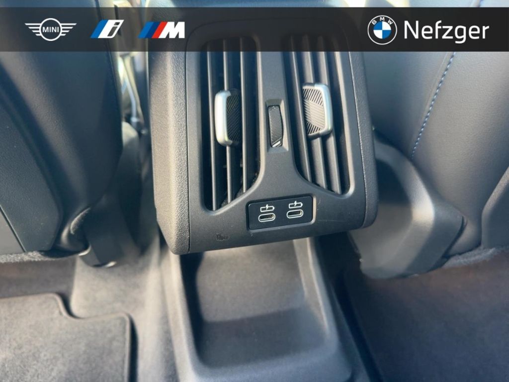 BMW X1 xDrive23i Head-Up M Sport Panorama Driving As foto 19