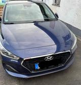 Hyundai i30 1.4 mit kleinem Hagelschaden hinten am Dach  - : Kleine