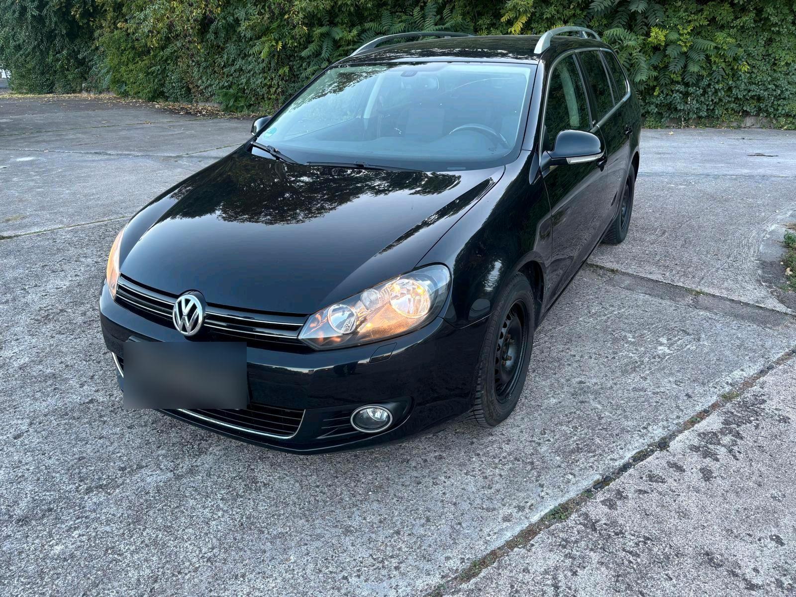 Volkswagen Golf 2011 — вигляд ззаду