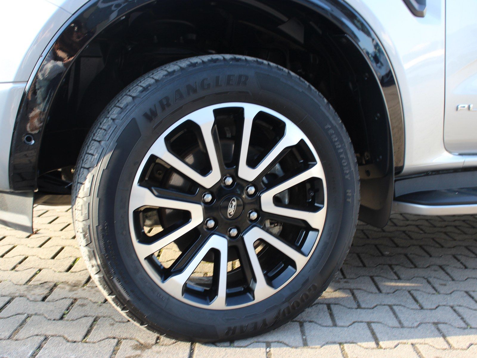 Fahrzeugabbildung Ford Ranger Platinum e-4WD Doppelkabine