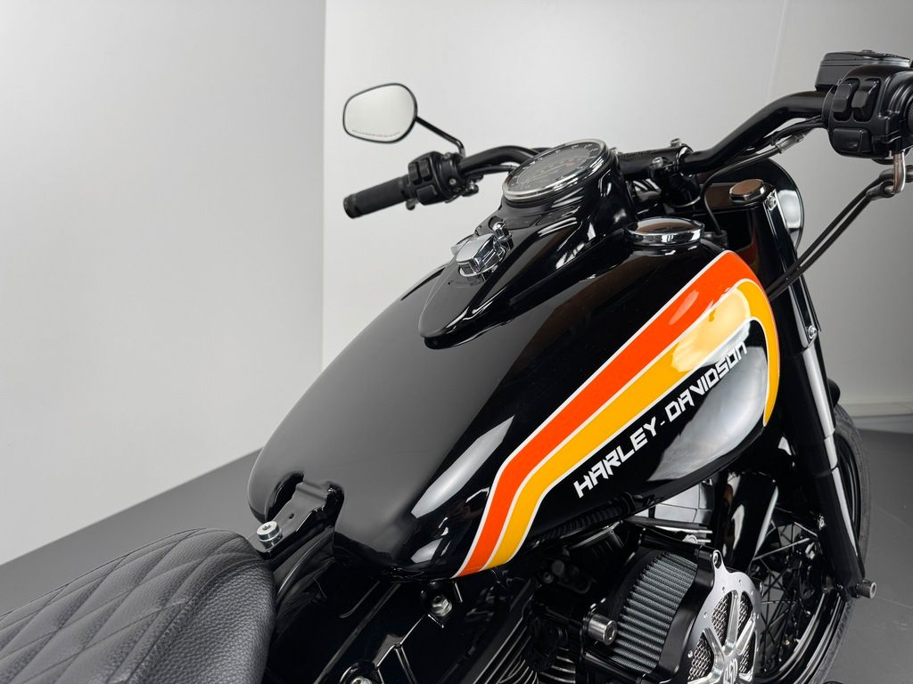 Fahrzeugabbildung Harley-Davidson SOFTAIL HERITAGE *CUSTOM "Milwaukee-Sunshine"