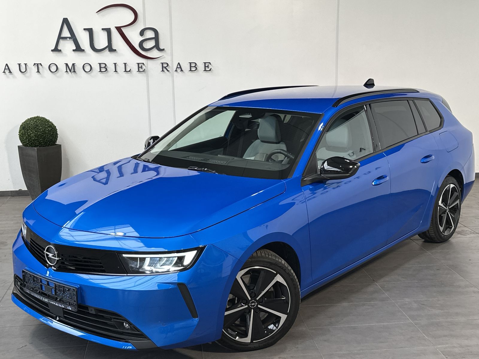 Fahrzeugabbildung Opel Astra SpT 1.6 Hybrid Elegance NAV+LED+ACC+180°
