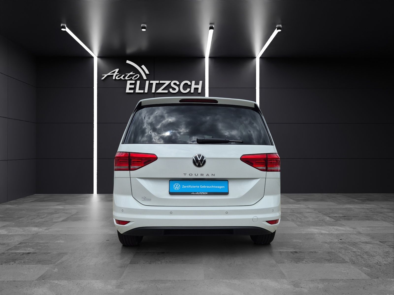 Fahrzeugabbildung Volkswagen Touran TSI Move 7-Si AHK Navi AID ACC PDC SH LM