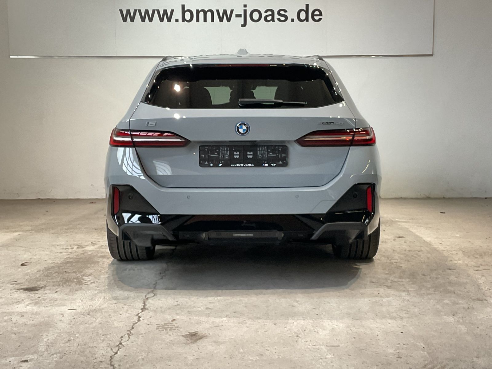 Fahrzeugabbildung BMW i5 eDrive40 20" LMR, AHK, Allrad M Sportpaket