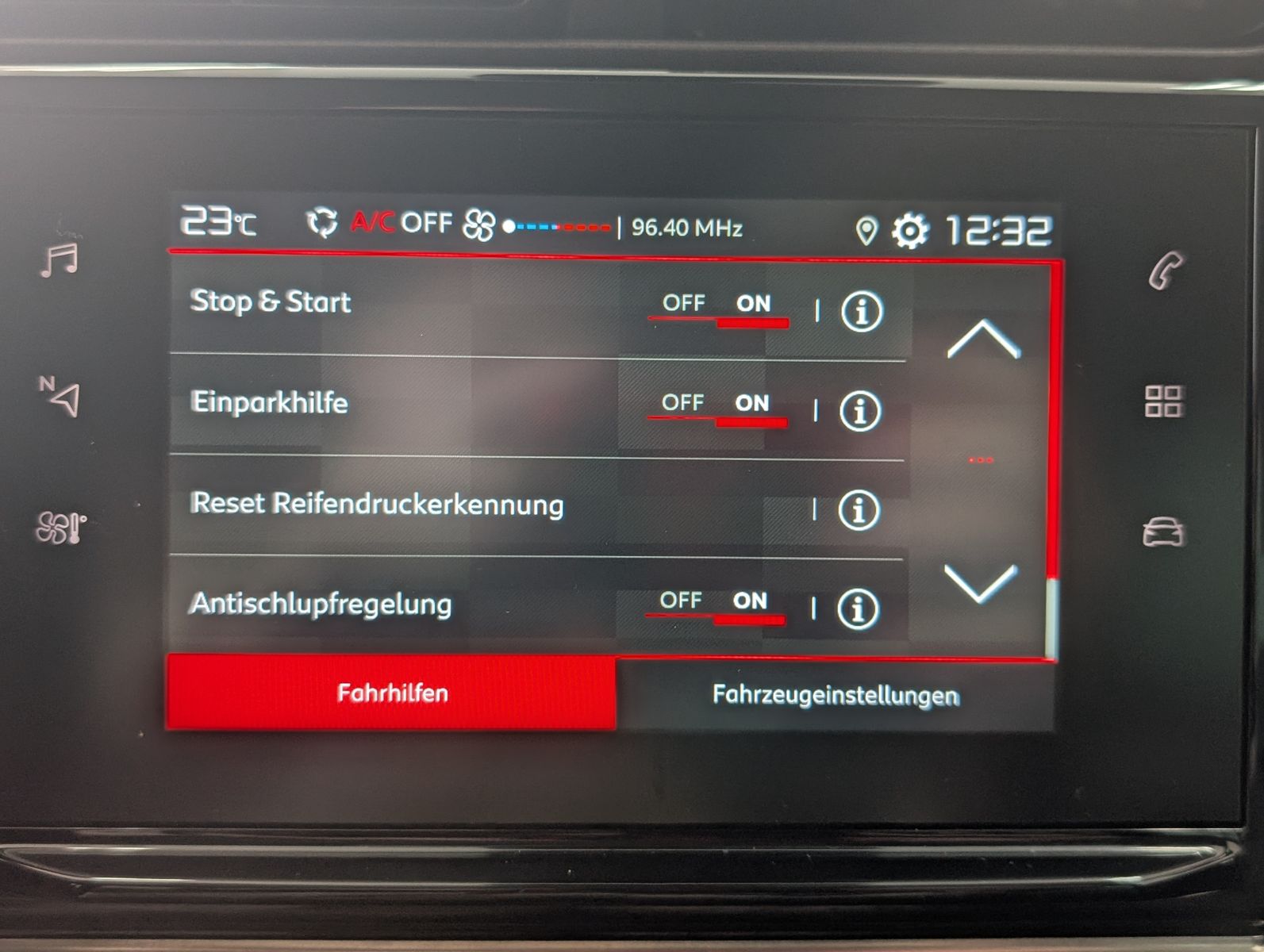 Fahrzeugabbildung Citroën C3 Aircross YOU APP PDC TOUCH TEMP KLIMA LED