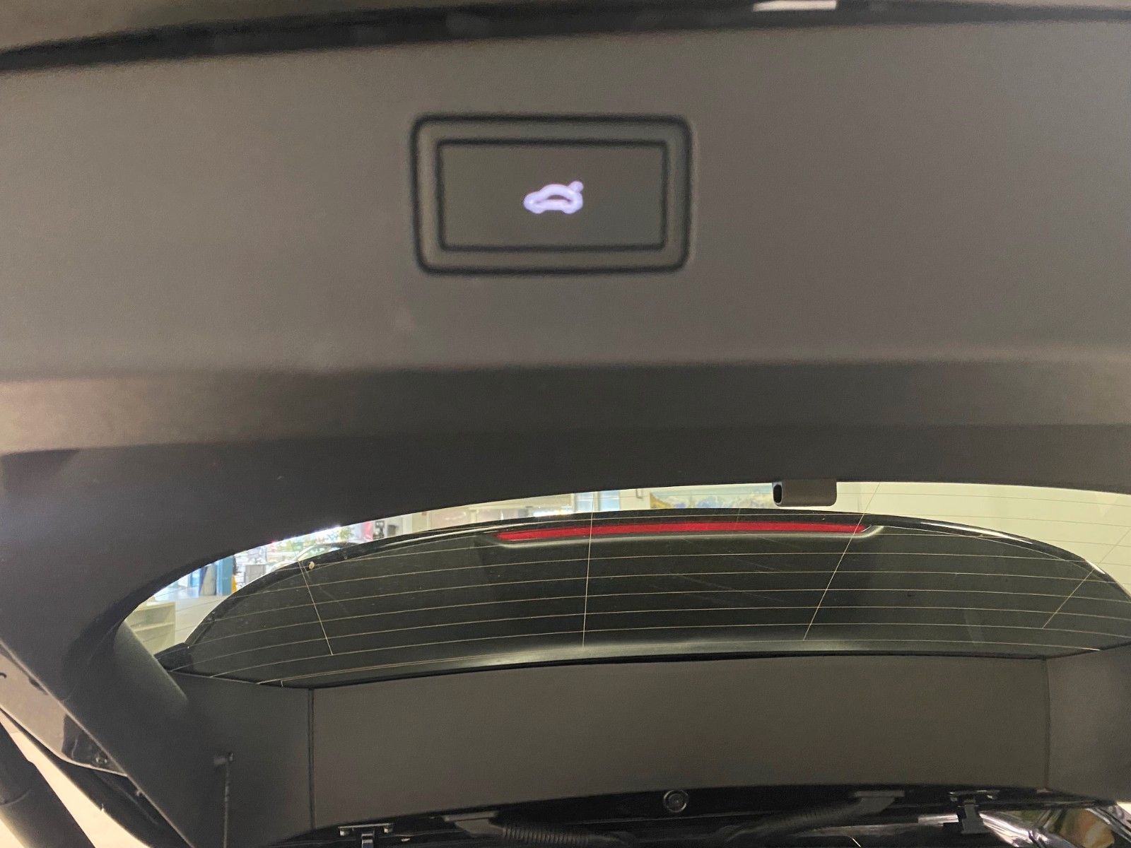 Fahrzeugabbildung Volkswagen Tiguan 1.5 eTSI OPF DSG +ACC+LED+NAVI+PARKASSIST