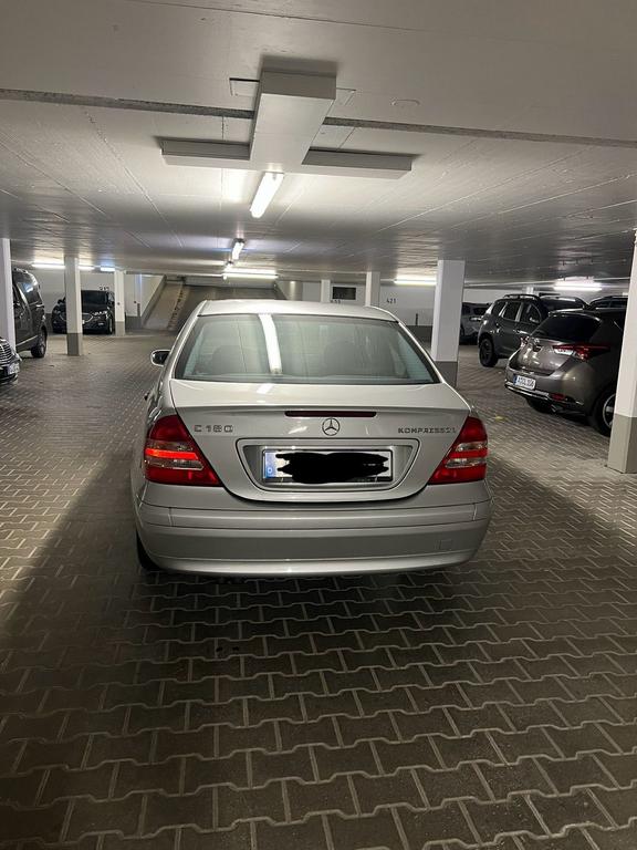 Mercedes-Benz C 180