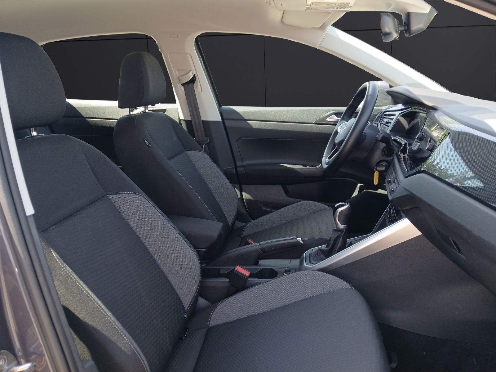 Fahrzeugabbildung Volkswagen Taigo TSI Life 1,99% LED AHK AID PDC SH LM