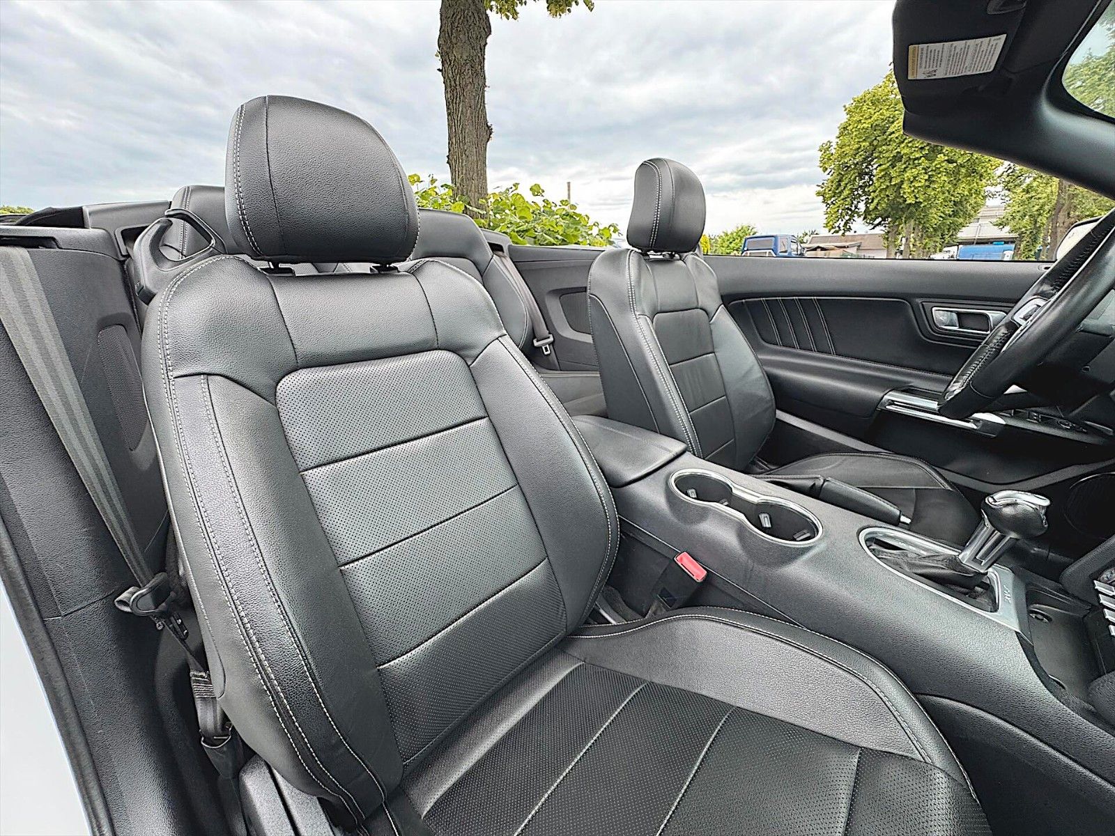 Fahrzeugabbildung Ford Mustang Shelby GT 500 Sport Cabrio Premium LED