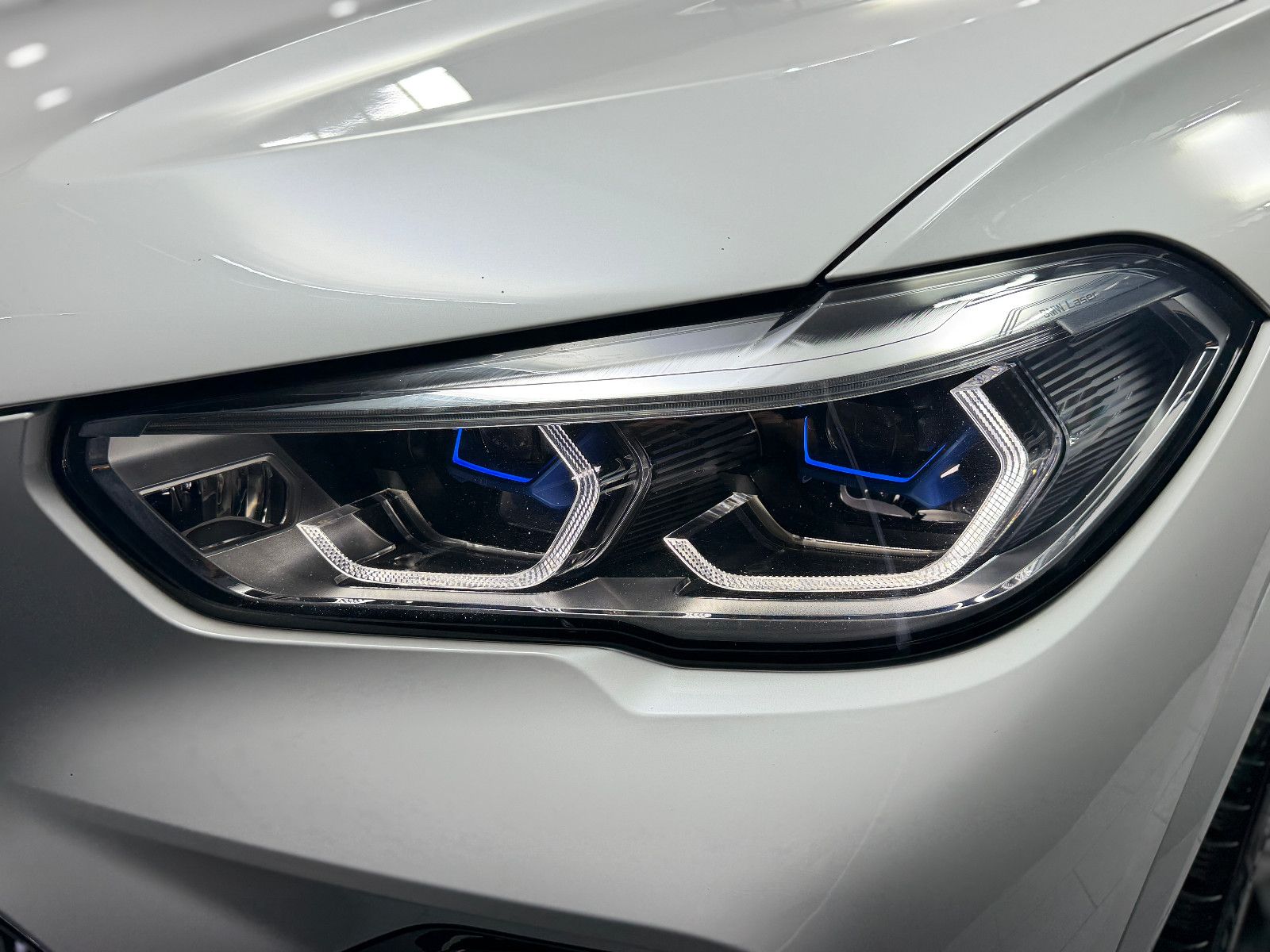 Fahrzeugabbildung BMW X5 M50d|LASER|H&K|360°|PANO|GESTIK|AHK|HuD