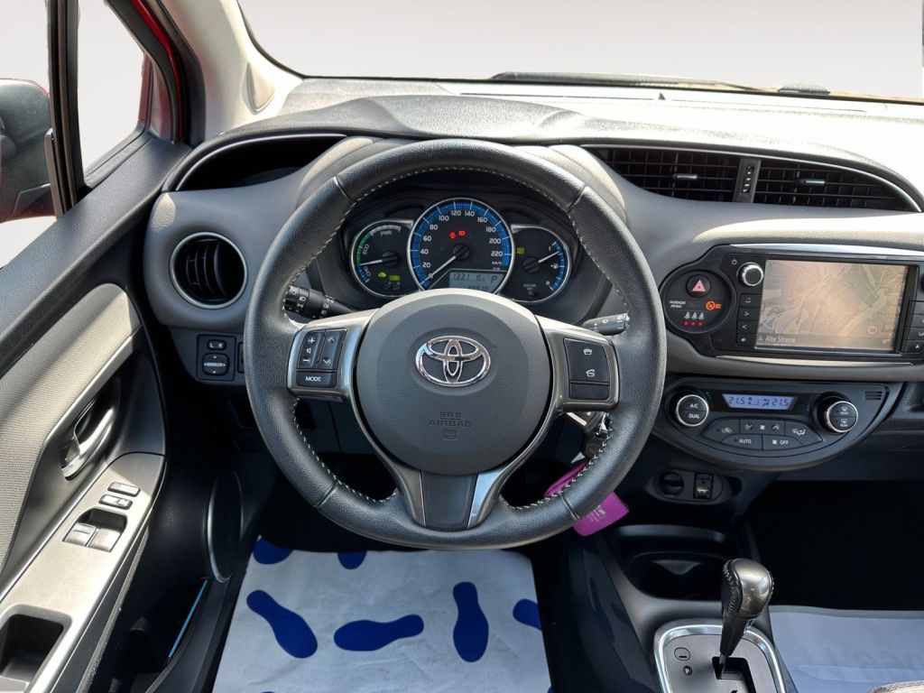 Fahrzeugabbildung Toyota Yaris Hybrid 1.5 VVT-i Comfort