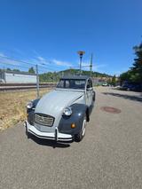 Citroën 2 CV - Citroën 2 CV mit Benzin-Antrieb: Cabrio